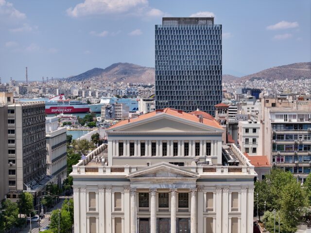 Piraeus Municipal Theater, Korai Square